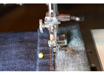 Cách sửa quần jean bị dài tự làm ở nhà đơn giản