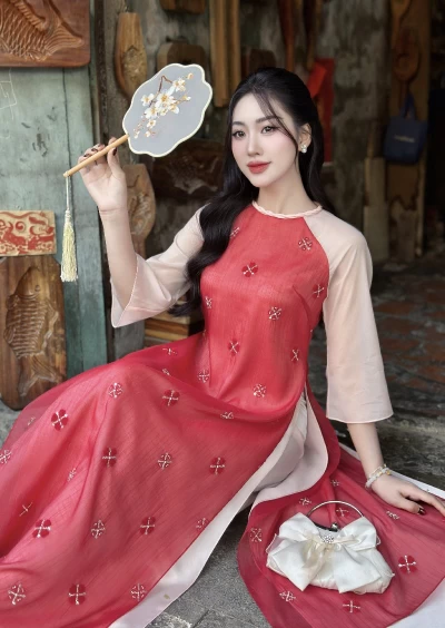 5+ Mẫu Đồng Phục Áo Dài Công Sở Duyên Dáng Và Ấn Tượng