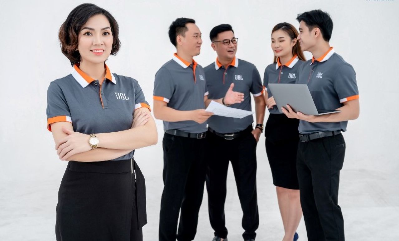 Đồng phục công ty giúp tạo hiệu ứng truyền thông rất tốt