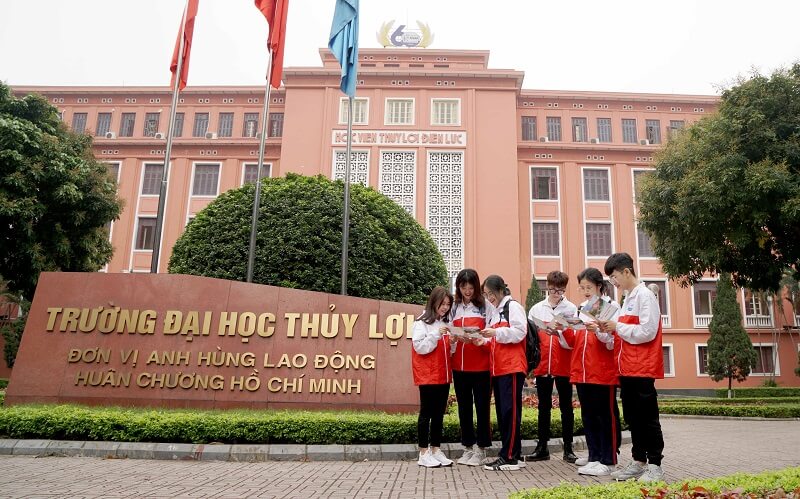 Mẫu áo khoác đồng phục đại học Thủy Lợi
