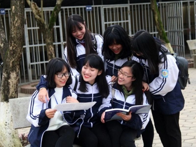 Mẫu áo khoác đồng phục nữ cho học sinh cấp 2 cổ cao