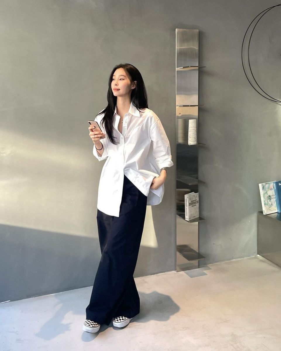 Mẫu áo sơ mi trắng nữ form oversize