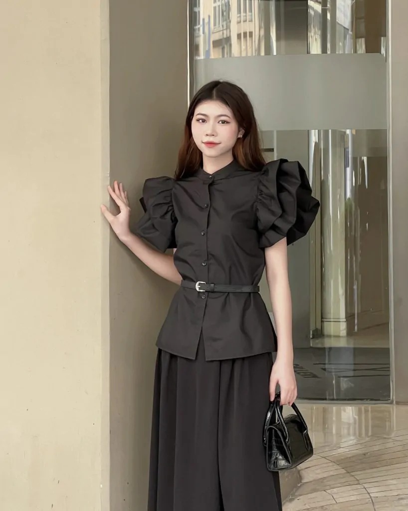 Mẫu áo sơ mi đen cổ tròn