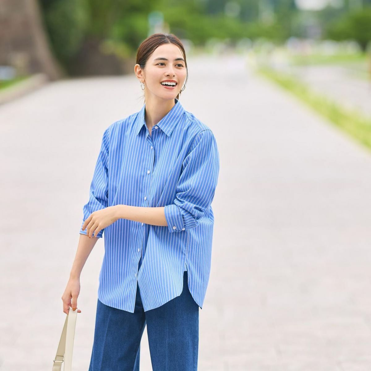 Mẫu áo sơ mi kẻ sọc độc lạ, tinh tế