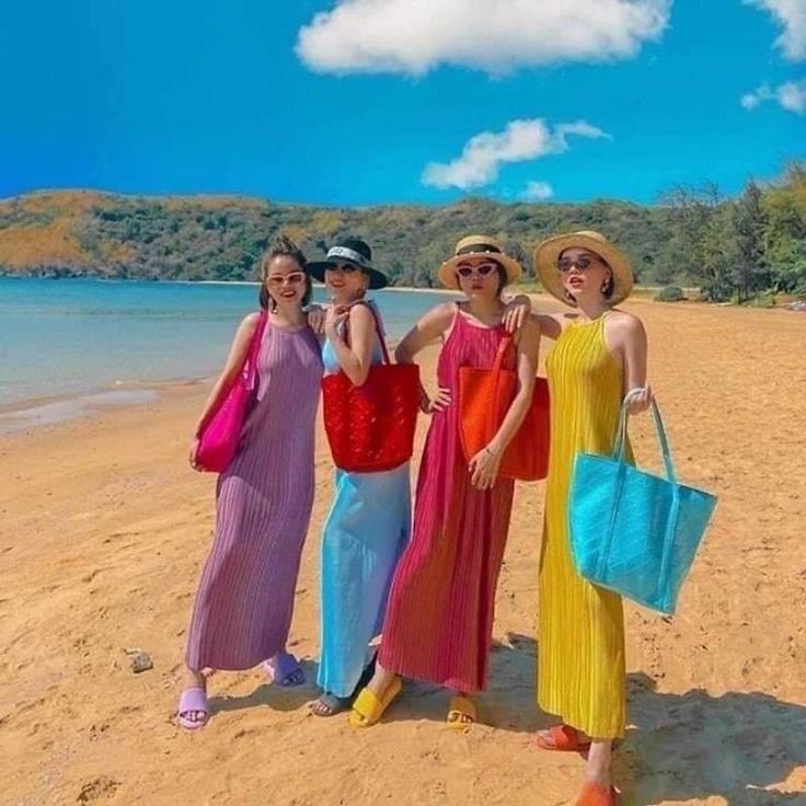Mẫu váy cho nữ khi đi biển 