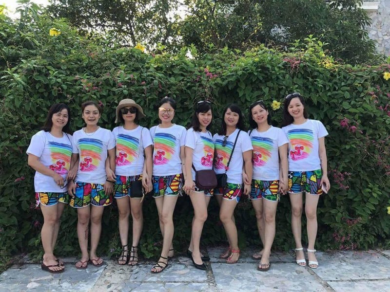Mẫu đồng phục đi biển cho nữ Mix cùng short 