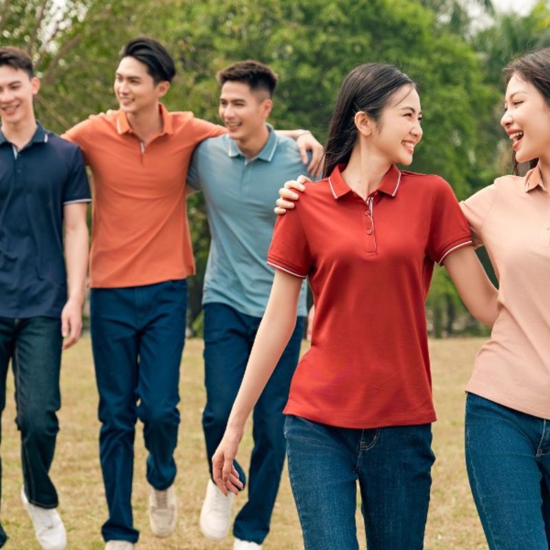 Quần áo nhóm bạn thân phong cách đơn giản, tinh tế