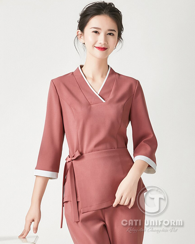 Mẫu áo cổ tim đồng phục spa
