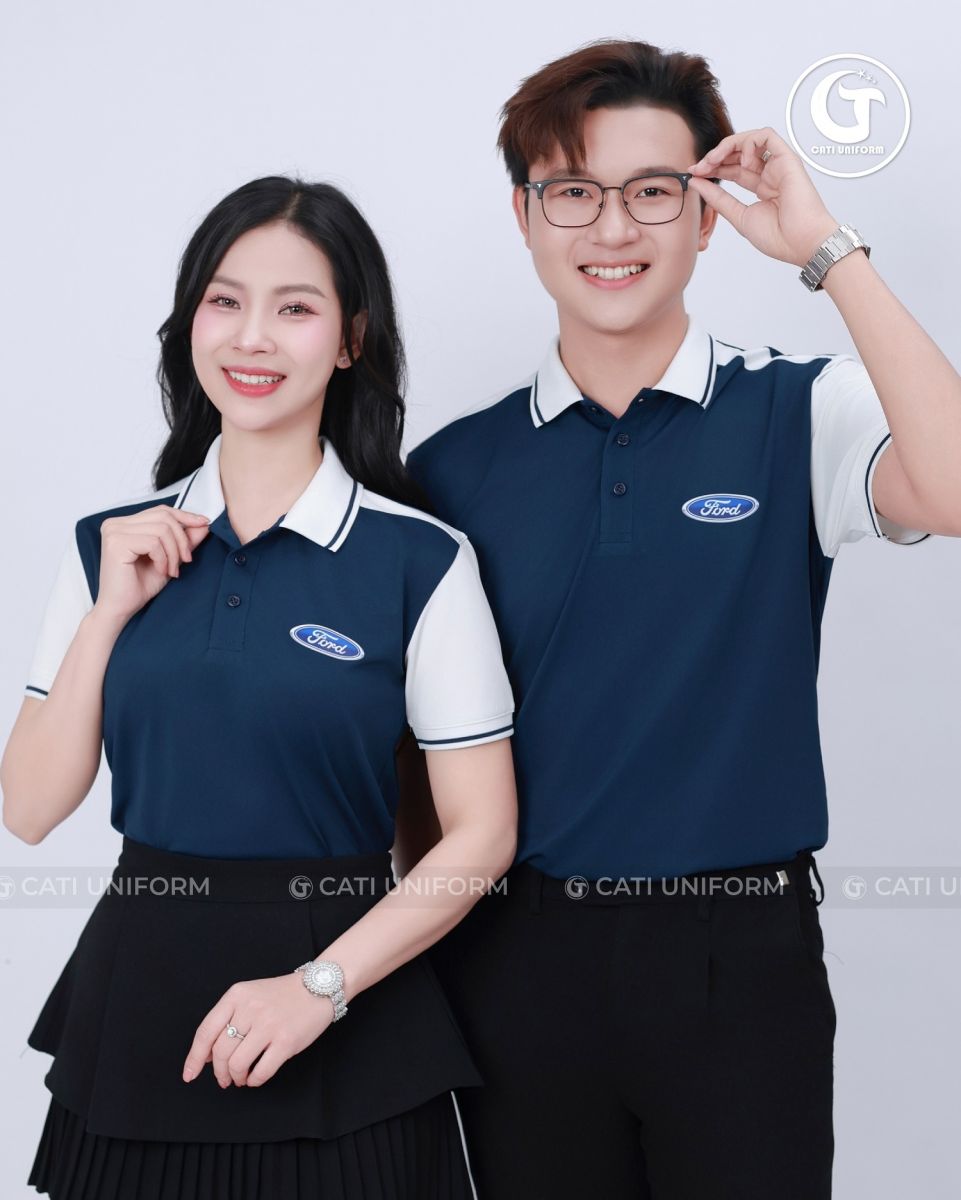 Đồng phục có cổ có thể kết hợp với nhiều trang phục khác nhau tiện lợi