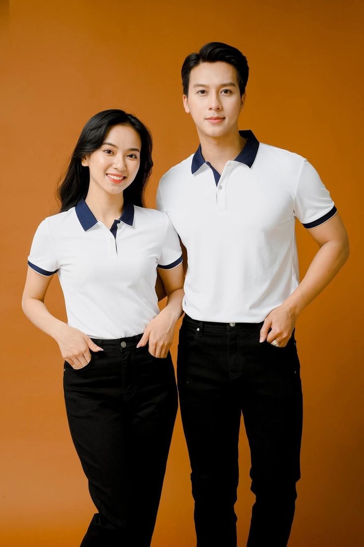 áo thun đồng phục màu trắng