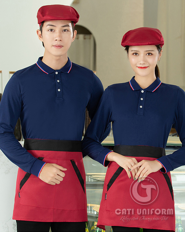 Mẫu áo thun đồng phục kết hợp với tạp dề